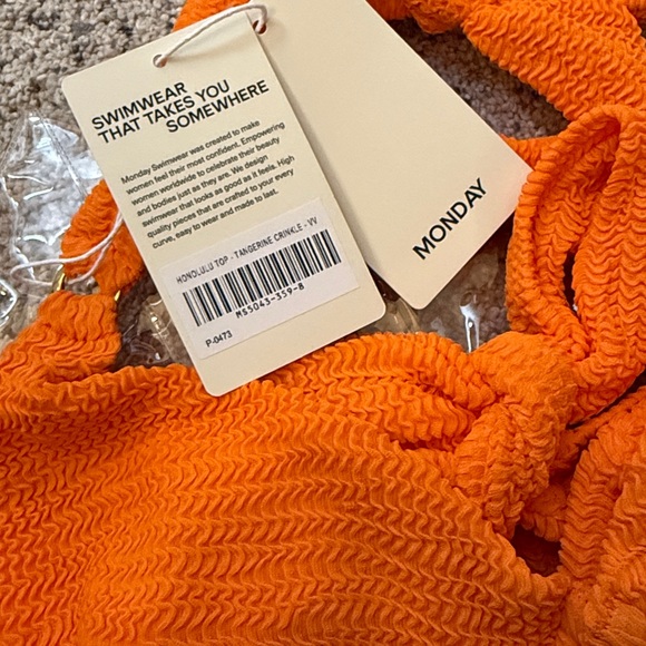 NEW Monday Swimwear HONOLULU TOP - TANGERINE CRINKLE Bikini Top size VV - Picture 12 of 13